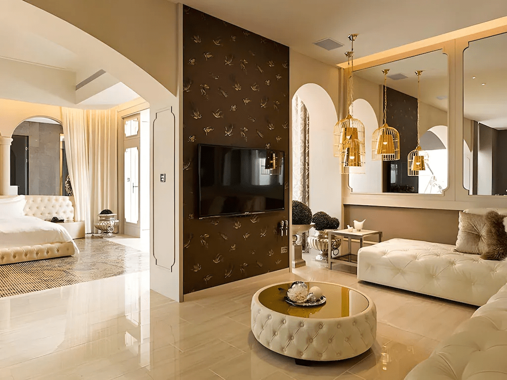 歐遊新竹館客房內寬敞舒適的休憩區域