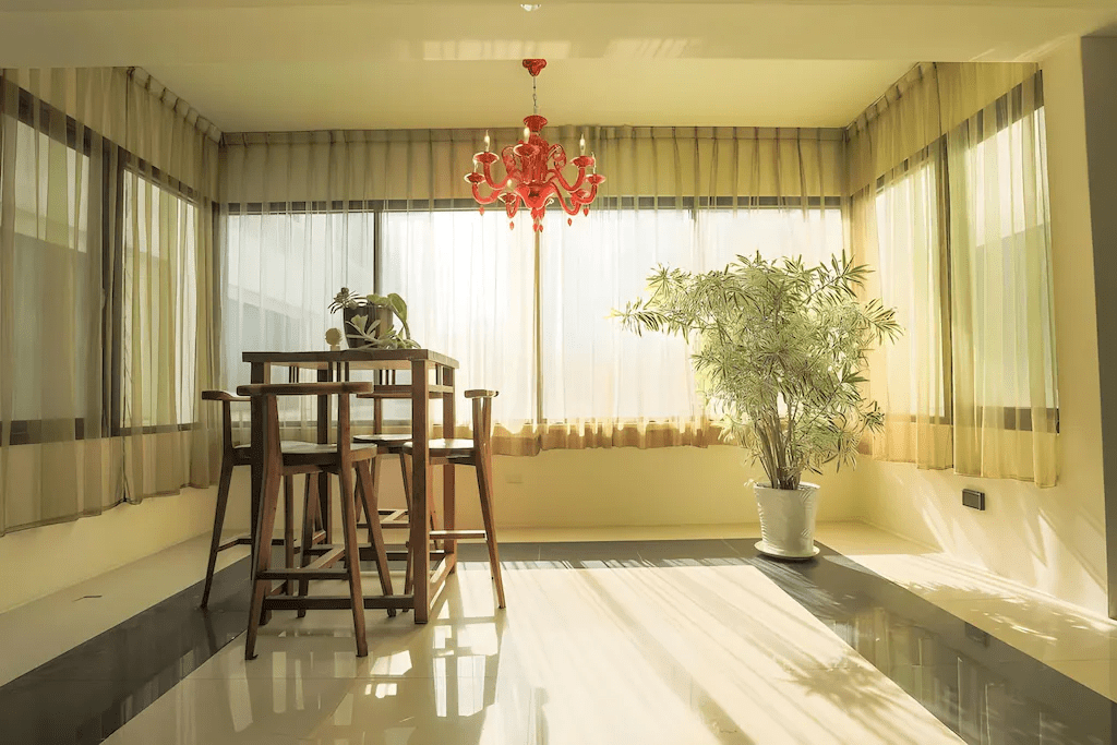 在海島的節奏與光影之中,住一晚元泰大飯店,找到屬於自己的安靜時光