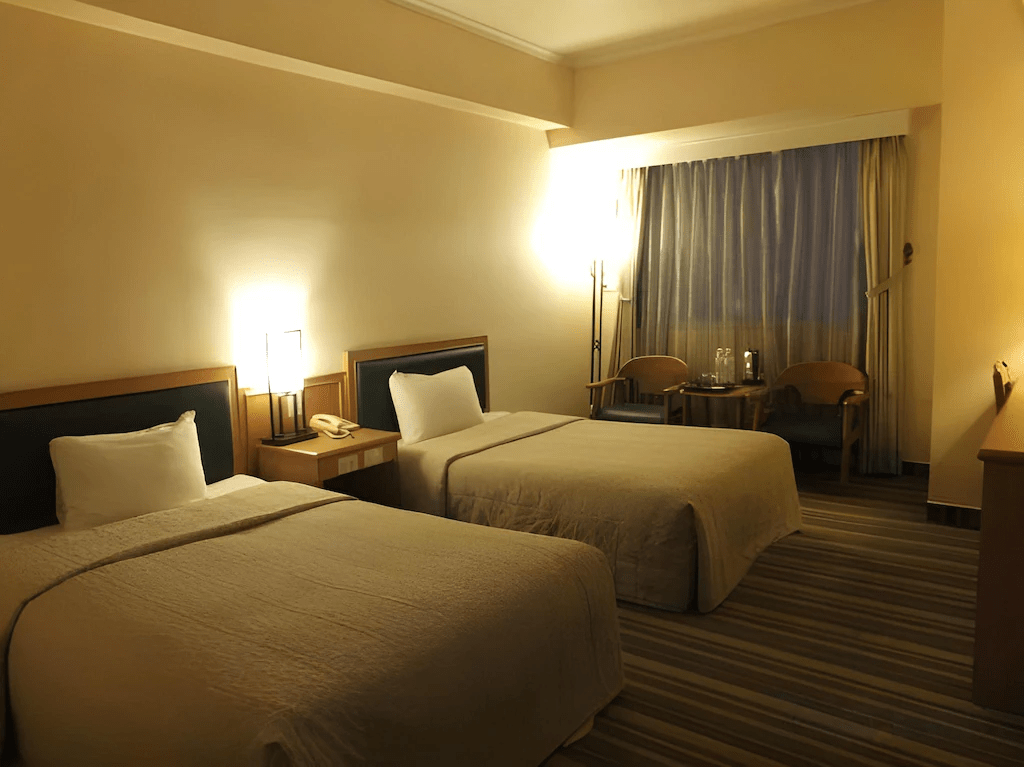 高雄信宗大飯店鄰近高雄火車站，展現其優越的地理位置