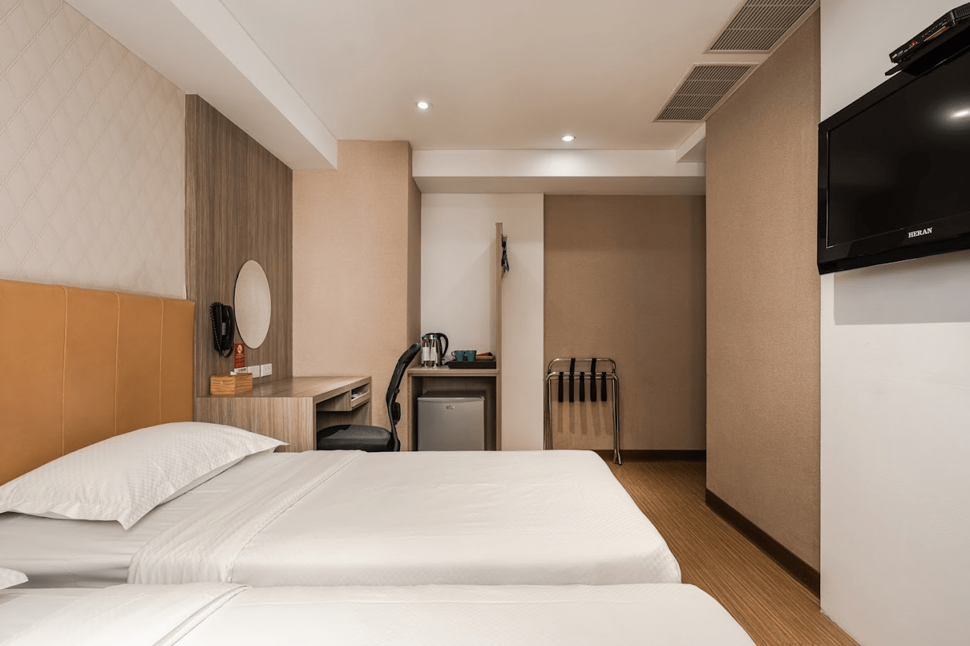 河堤國際商旅簡約舒適的客房設計