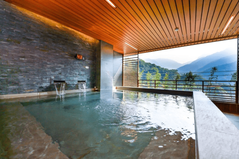 把旅程交給山林，在玉山東埔帝綸溫泉度假大飯店，讓每一天多一份溫柔