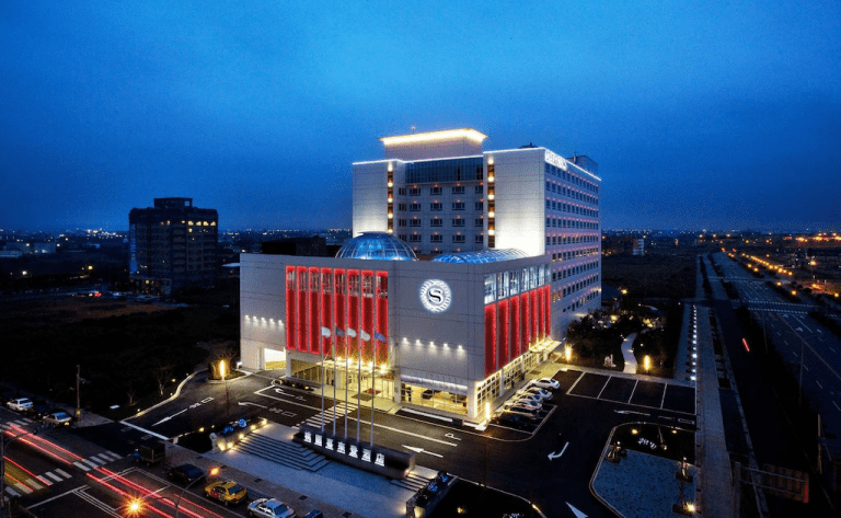 走過航班與城市流動，回到桃園喜來登酒店，讓一天慢慢歸於安靜與平衡