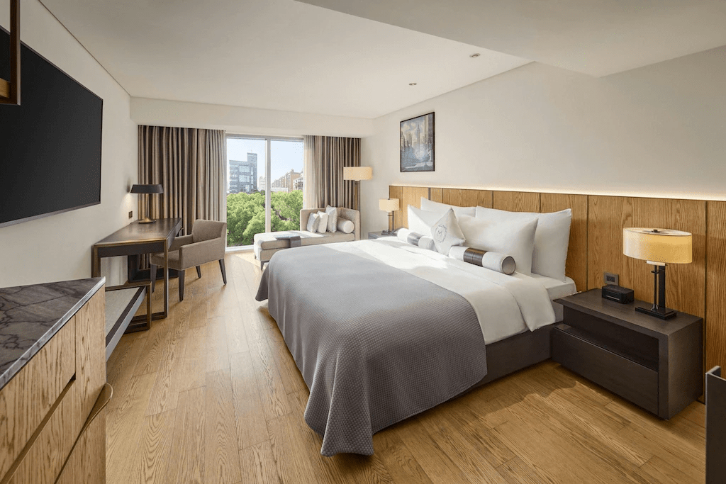 用一晚台北慕軒飯店臻品之選的停留，換一段在台北慢慢展開的優雅時光