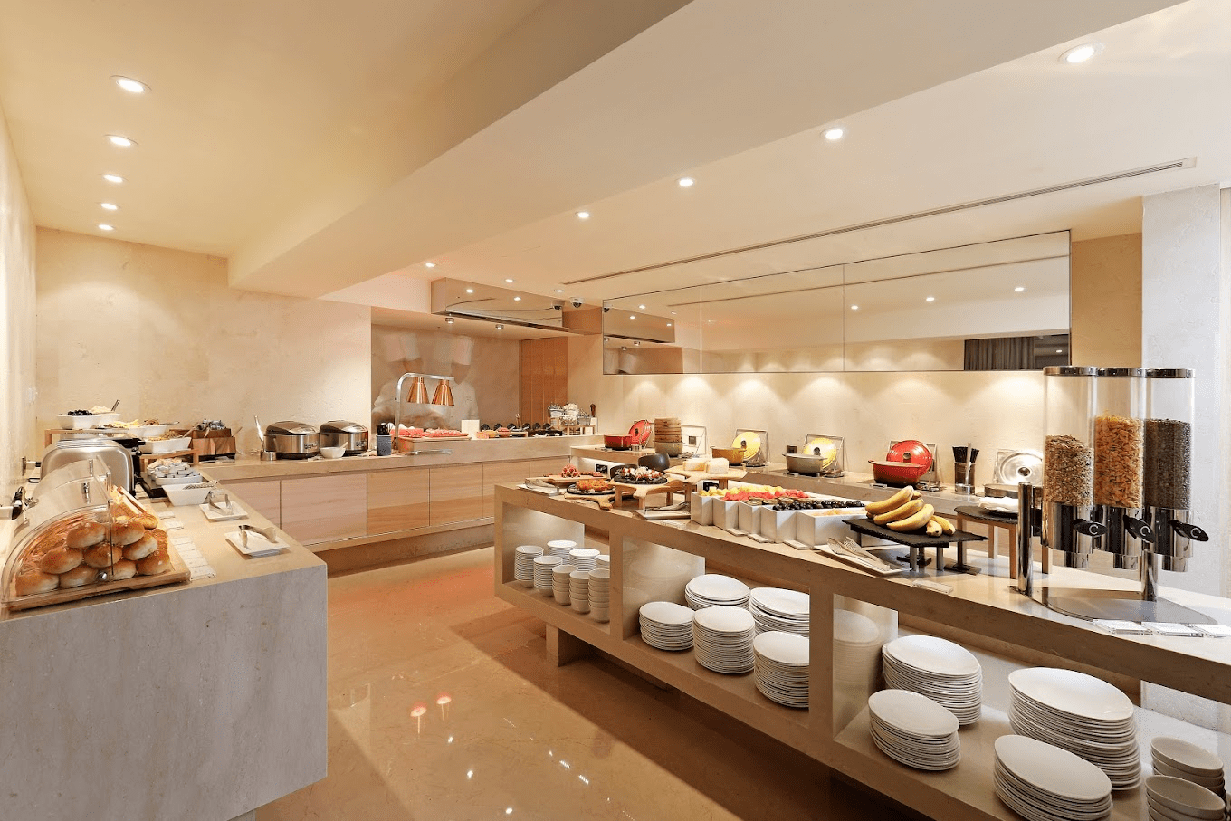 和逸飯店台北民生館Morning Café提供豐盛多元的自助式早餐，開啟美好的一天