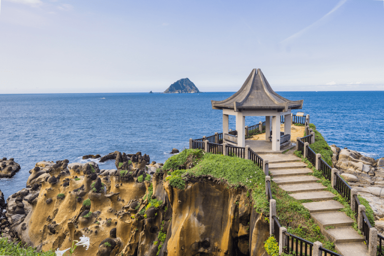 走進基隆和平島地質公園，沿著海岸步道，收藏北台灣最壯觀的海岸風景