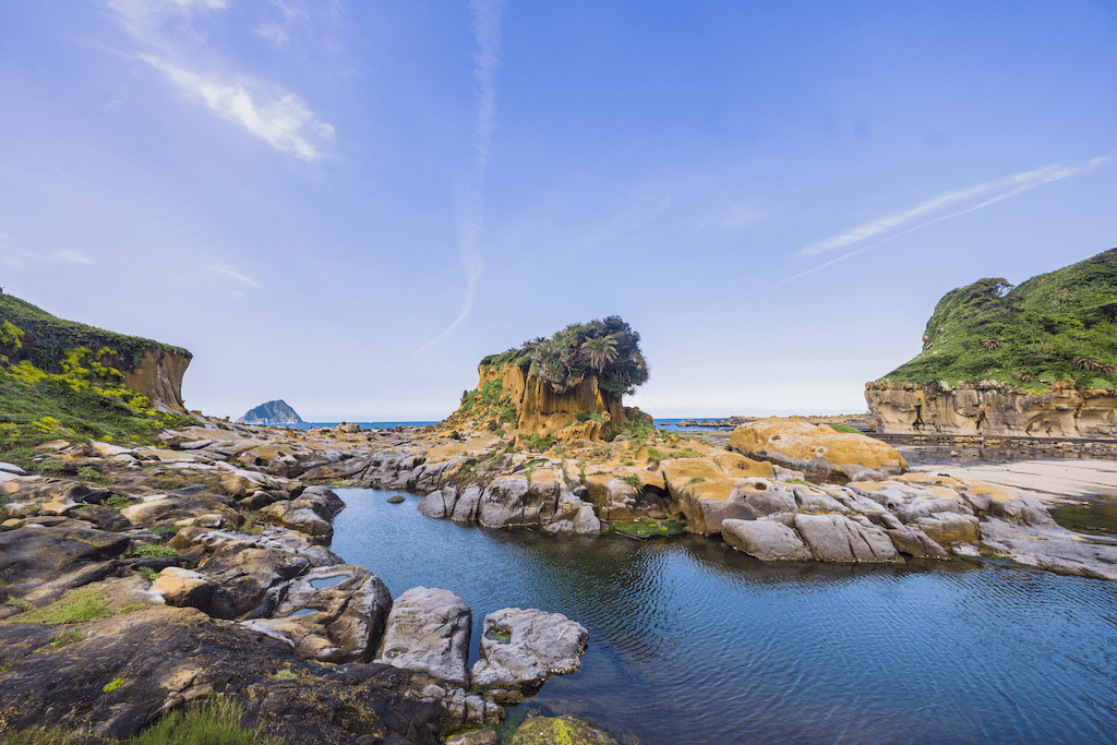 走進基隆和平島地質公園，沿著海岸步道，收藏北台灣最壯觀的海岸風景