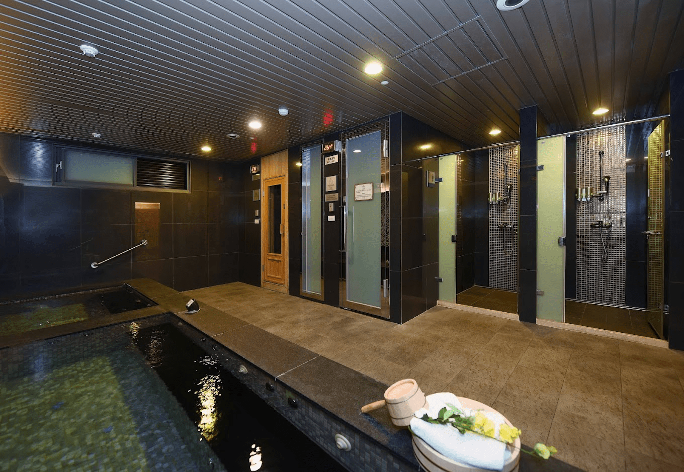 從白天的山城到夜晚的靜謐，福容台北二館陪你走過一段不趕時間的旅行