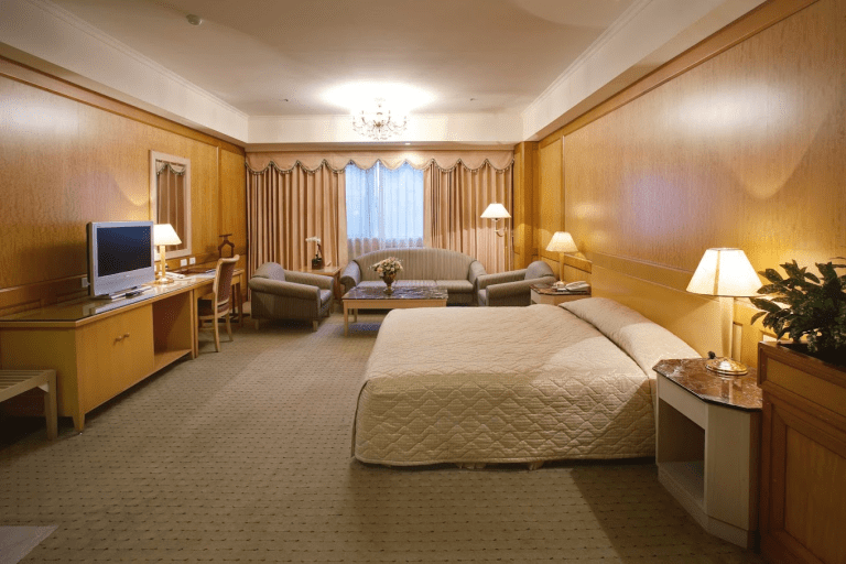 從白天的移動到夜晚的停留，住都大飯店陪你走一段不趕時間的城市節奏