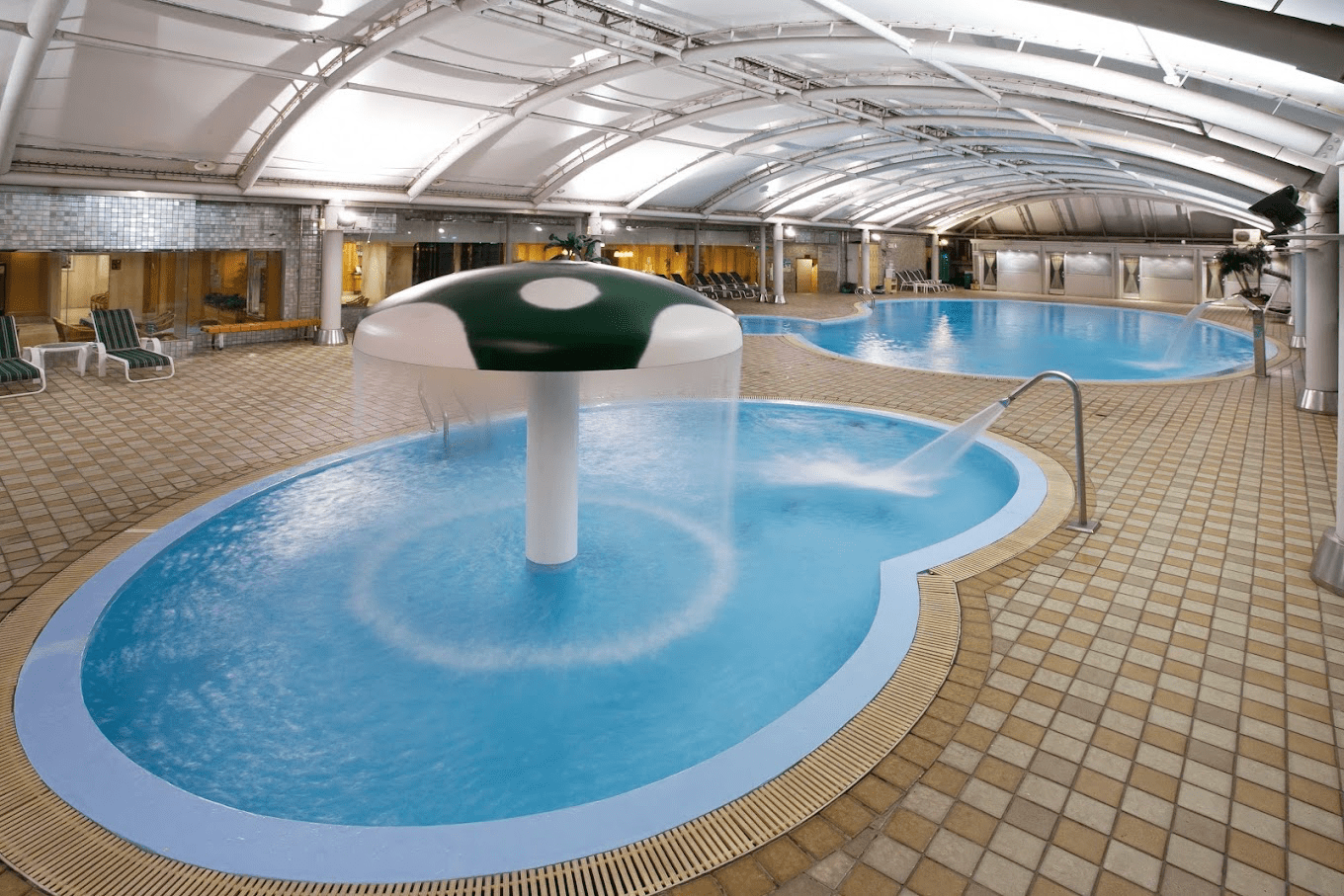 從白天的移動到夜晚的停留，住都大飯店陪你走一段不趕時間的城市節奏