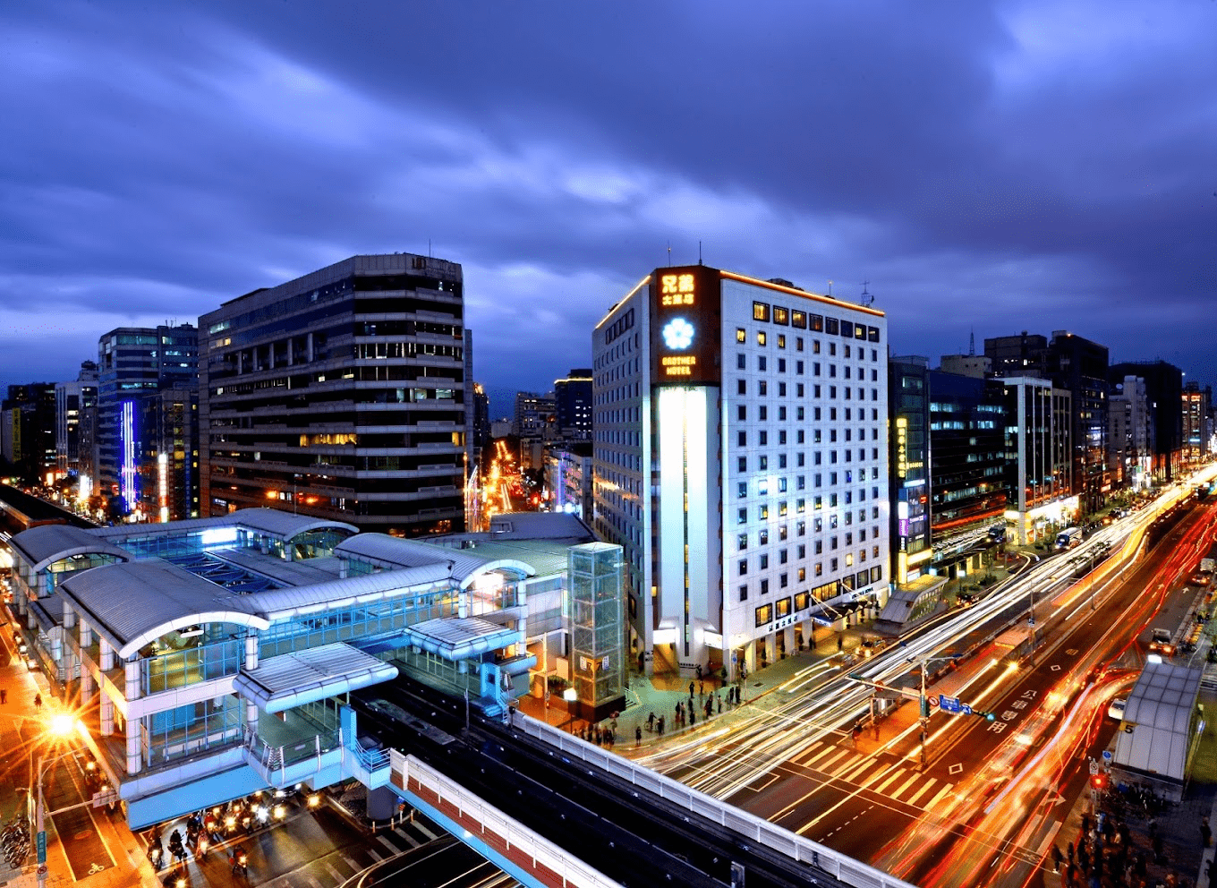 在台北的日常裡停留一晚，住進兄弟大飯店，讓生活慢慢變得簡單而安心