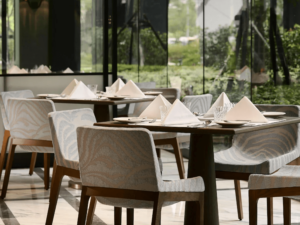 當夜色覆蓋城市，住進台北萬豪酒店，讓燈火與心事一起變得溫柔而安定