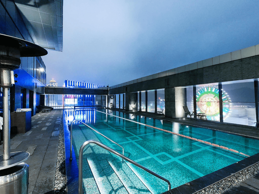 當夜色覆蓋城市，住進台北萬豪酒店，讓燈火與心事一起變得溫柔而安定