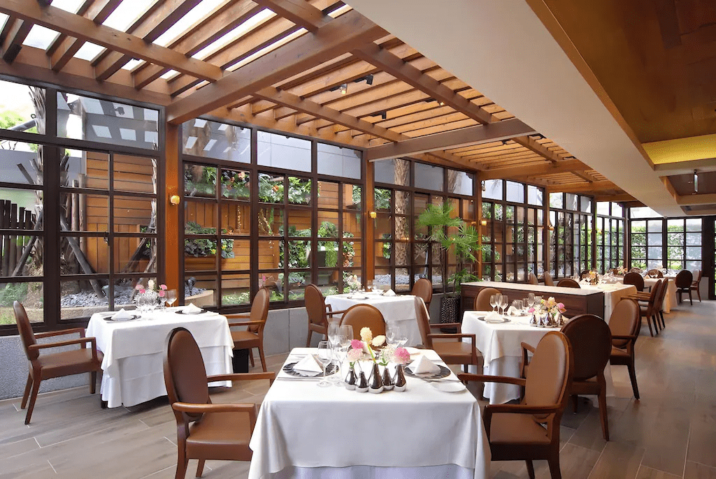 在西門與中正之間住進台北花園大酒店,讓城市與綠意交織成生活的溫度