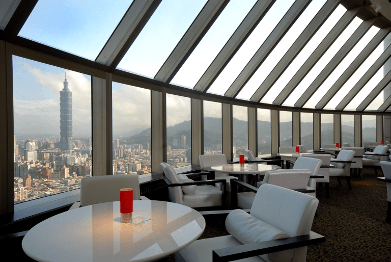 在台北的夜裡住一晚台北遠東香格里拉，讓忙碌慢慢轉為一段深刻的風景
