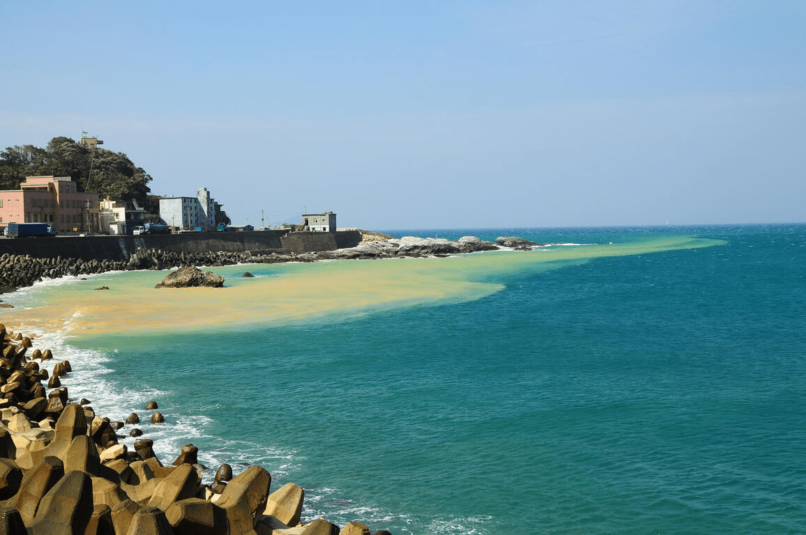 陰陽海像一幅未完成的畫，在流動與交界之間寫下屬於自然最動人的詩句