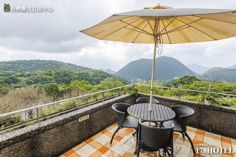 夜間園區燈光氛圍