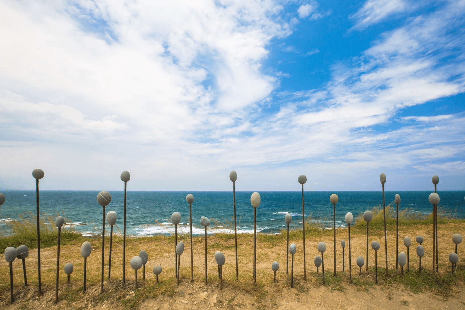 當風穿過草地與裝置之間，加路蘭遊憩區把旅行變成一種溫柔的存在方式