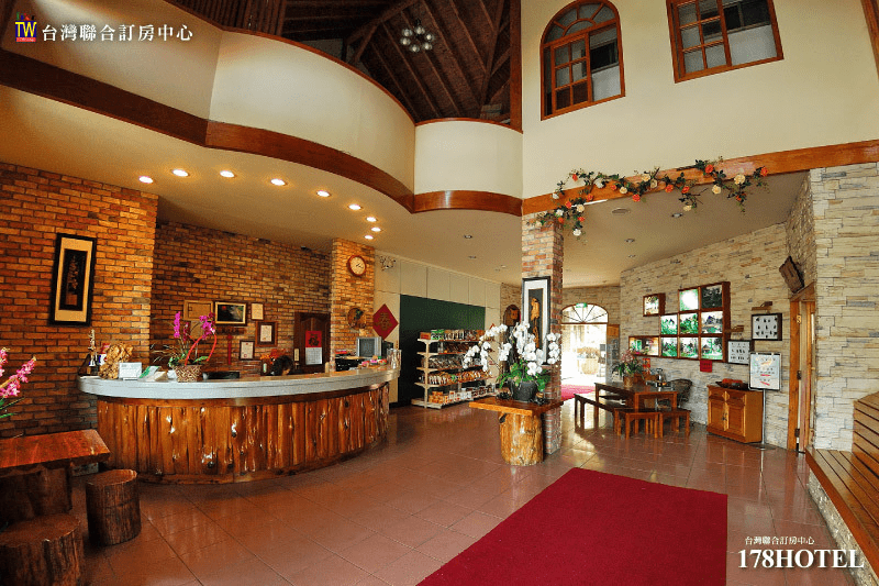 溪頭新明山木屋渡假村｜雙人一泊三食＄2380元起 升等家庭房 含早餐下午茶晚餐 森林木屋度假