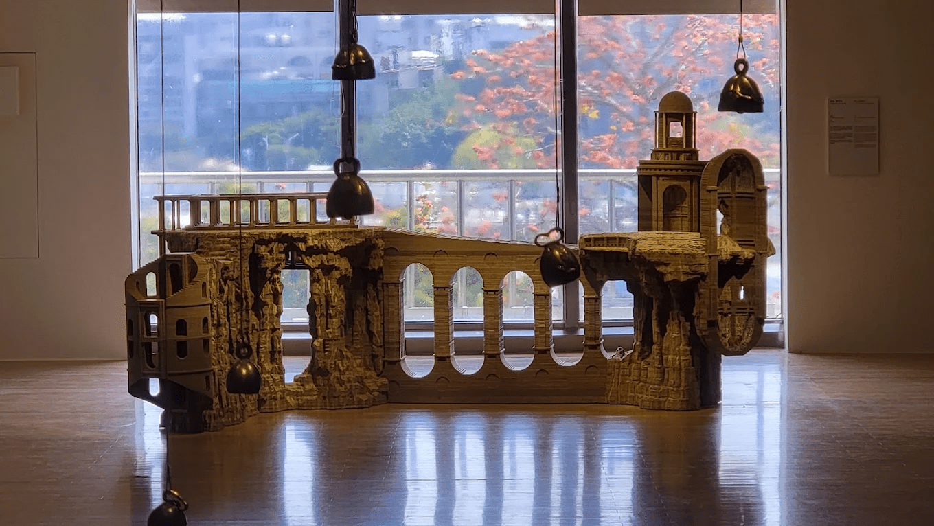 戶外草地與建築立面