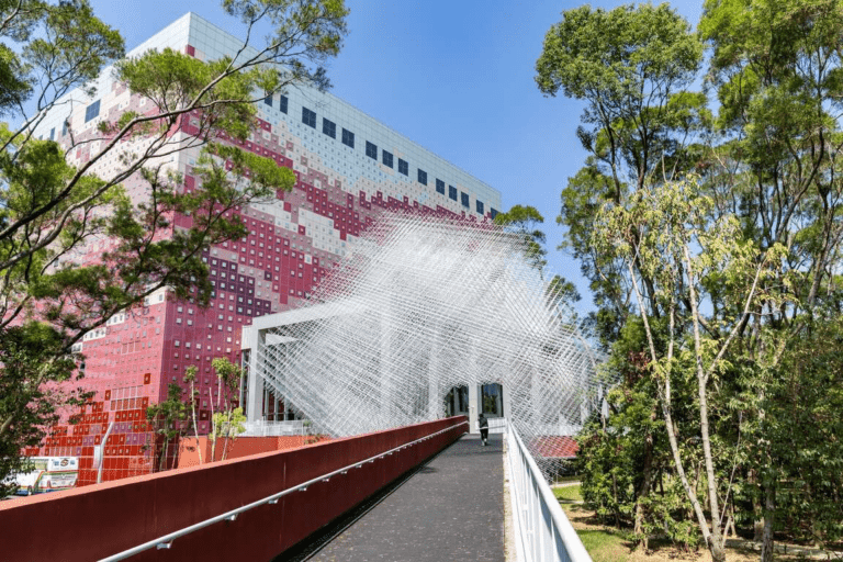 在時間靜靜堆疊的檔案之間漫步,林口國家檔案館收藏國家與記憶的重量