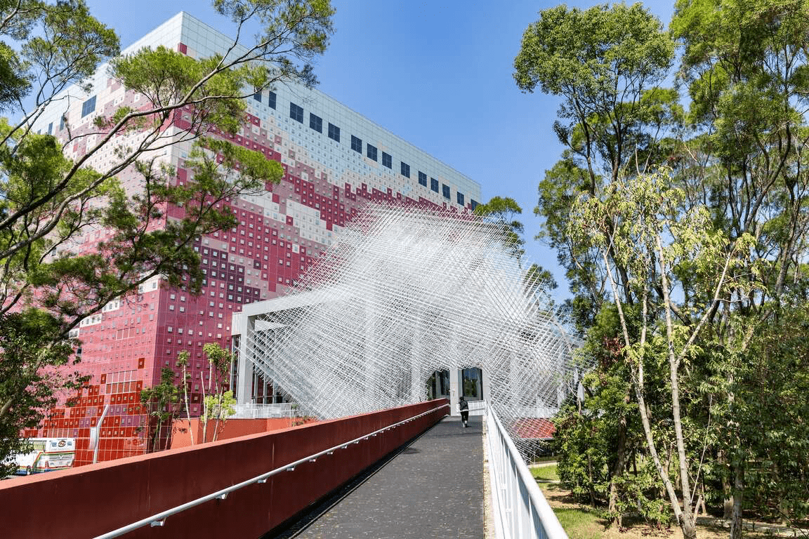 在時間靜靜堆疊的檔案之間漫步，林口國家檔案館收藏國家與記憶的重量