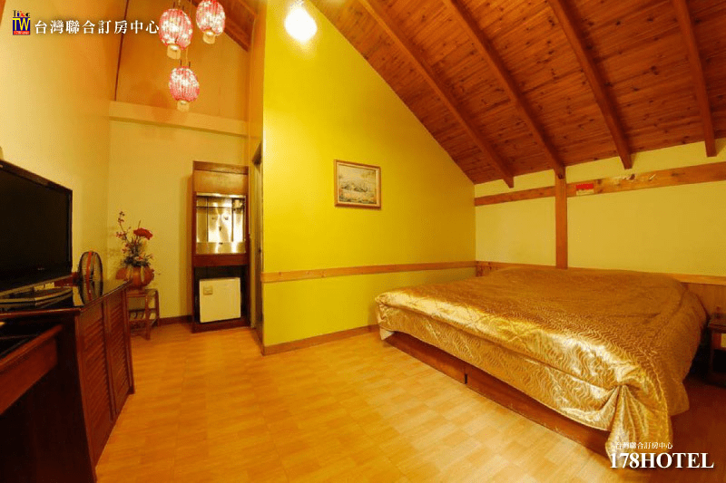 溪頭新明山木屋渡假村｜雙人一泊三食＄2380元起 升等家庭房 含早餐下午茶晚餐 森林木屋度假