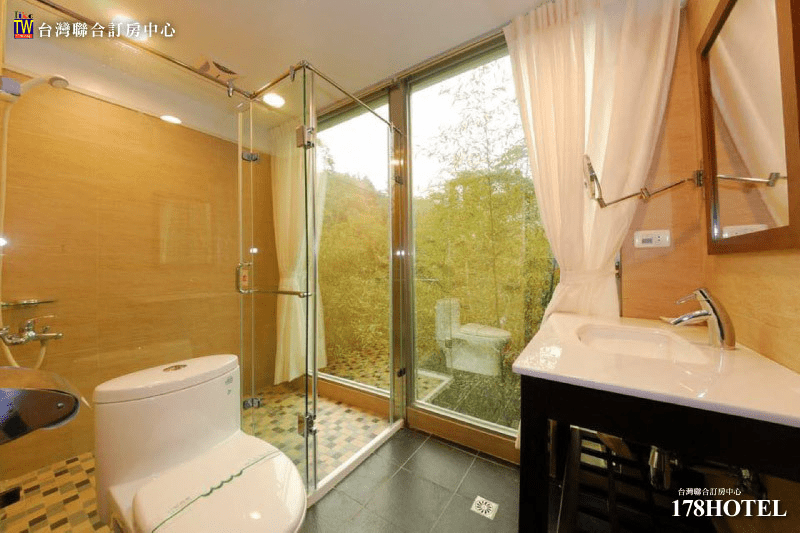 溪頭新明山木屋渡假村｜雙人一泊三食＄2380元起 升等家庭房 含早餐下午茶晚餐 森林木屋度假