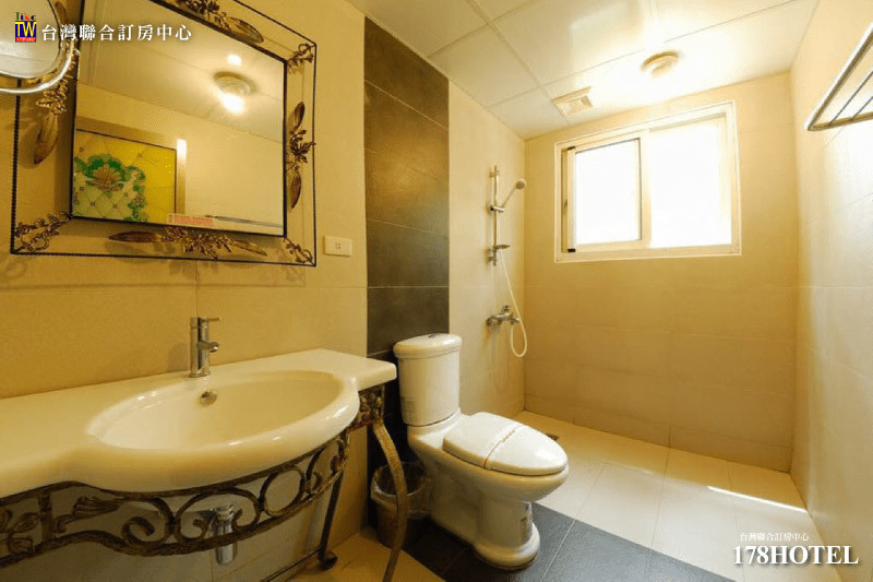 溪頭新明山木屋渡假村｜雙人一泊三食＄2380元起 升等家庭房 含早餐下午茶晚餐 森林木屋度假