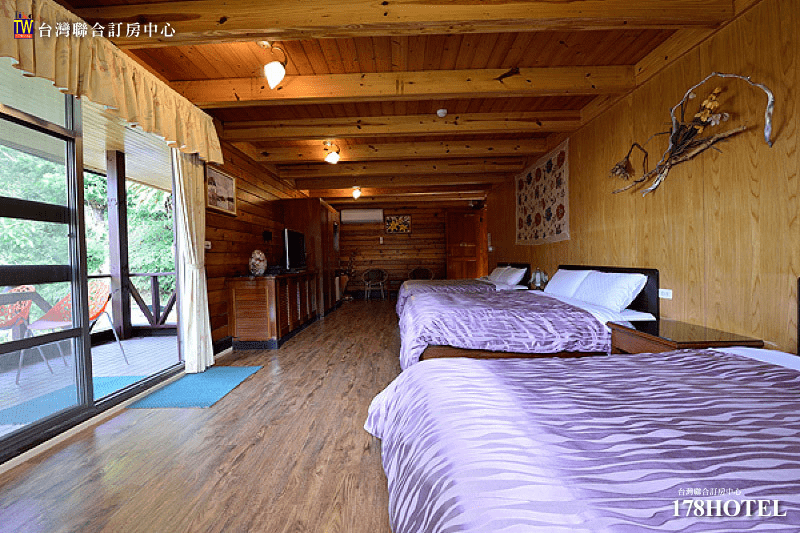 溪頭新明山木屋渡假村｜雙人一泊三食＄2380元起 升等家庭房 含早餐下午茶晚餐 森林木屋度假