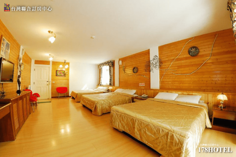 溪頭新明山木屋渡假村｜雙人一泊三食＄2380元起 升等家庭房 含早餐下午茶晚餐 森林木屋度假