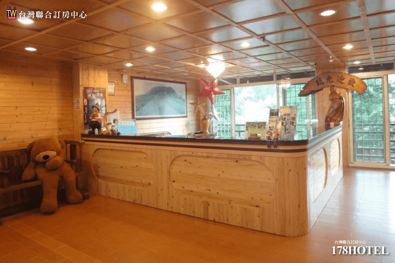 溪頭金台灣山莊｜原木窗型雙人房＄1999元 含早餐，檜木芬多精民宿 享竹林雲海山嵐景觀