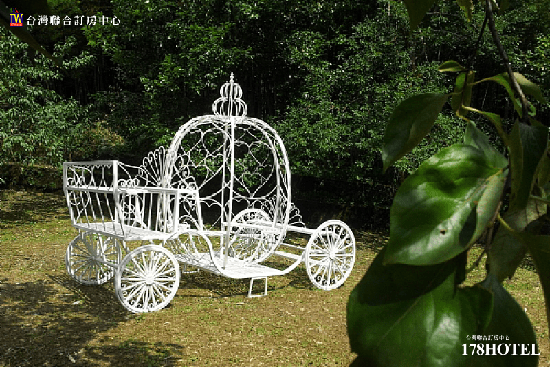 溪頭金台灣山莊｜原木窗型雙人房＄1999元 含早餐，檜木芬多精民宿 享竹林雲海山嵐景觀