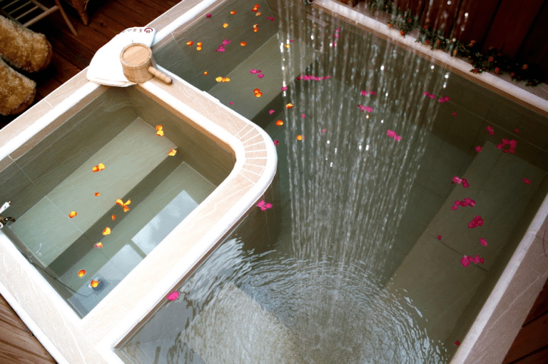 高雄六龜美崙山溫泉渡假山莊｜雙人房＄2680元 起 含早餐，碳酸泉美人湯，獨立湯池享SPA水療