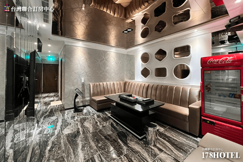 挪威森林MOTEL淡水森森館｜森森雅緻雙人房＄1499元 起 含早餐，鄰近紅樹林捷運站