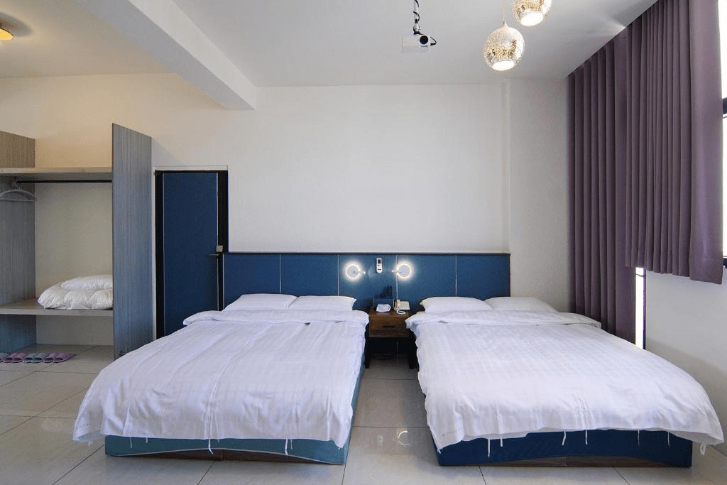 沿著咖啡山城的山路走進雲林古坑，在111古坑行旅住一晚，電動車與毛孩都安心