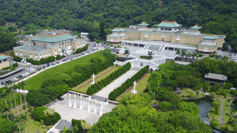 在外雙溪的山風裡，國立故宮博物院收藏的不只是文物，而是文明的記憶