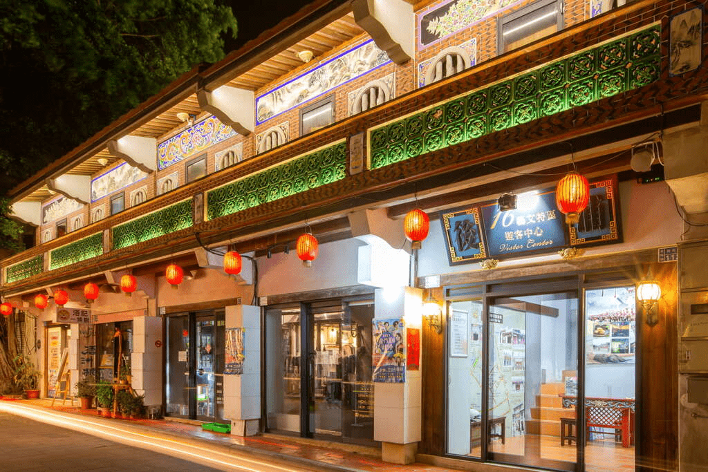 從紅磚古厝到文創小店，後浦十六藝文特區收藏金門最有味道的老街風景