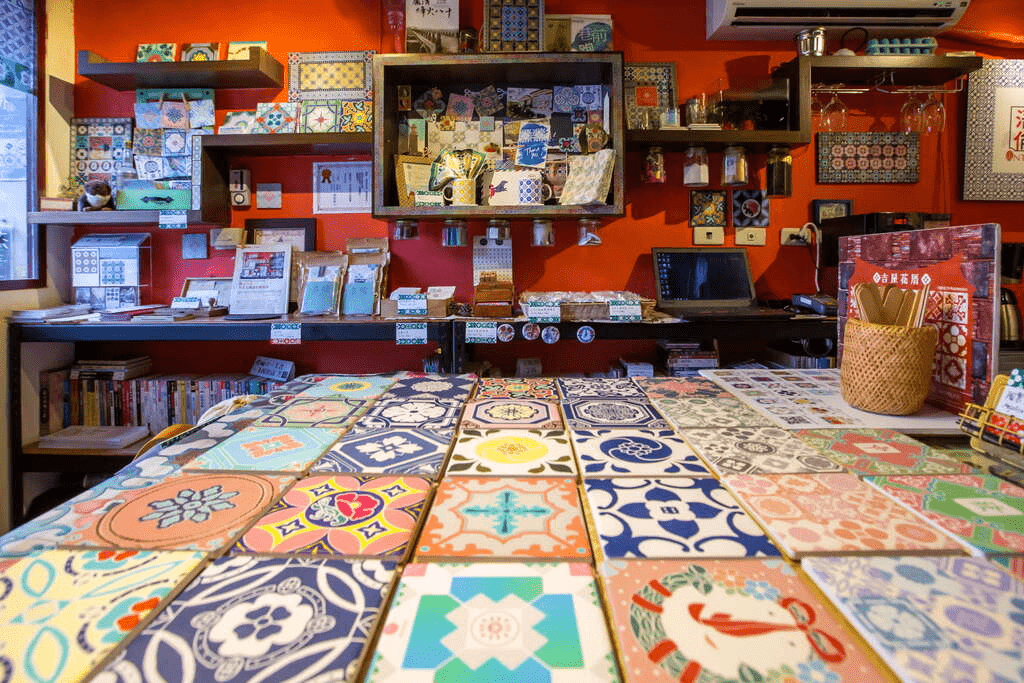 從紅磚古厝到文創小店，後浦十六藝文特區收藏金門最有味道的老街風景