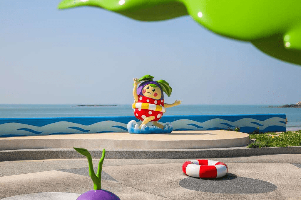 走進烈嶼習山湖公園，在遊戲場間散步，看見金門的悠閒節奏與親子笑聲