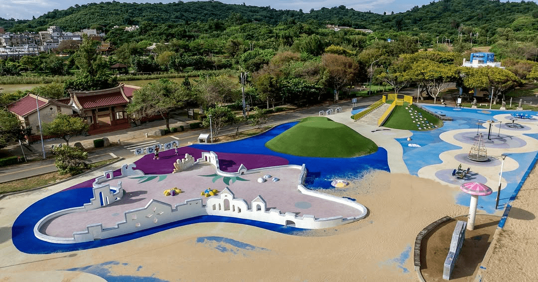 走進烈嶼習山湖公園，在遊戲場間散步，看見金門的悠閒節奏與親子笑聲