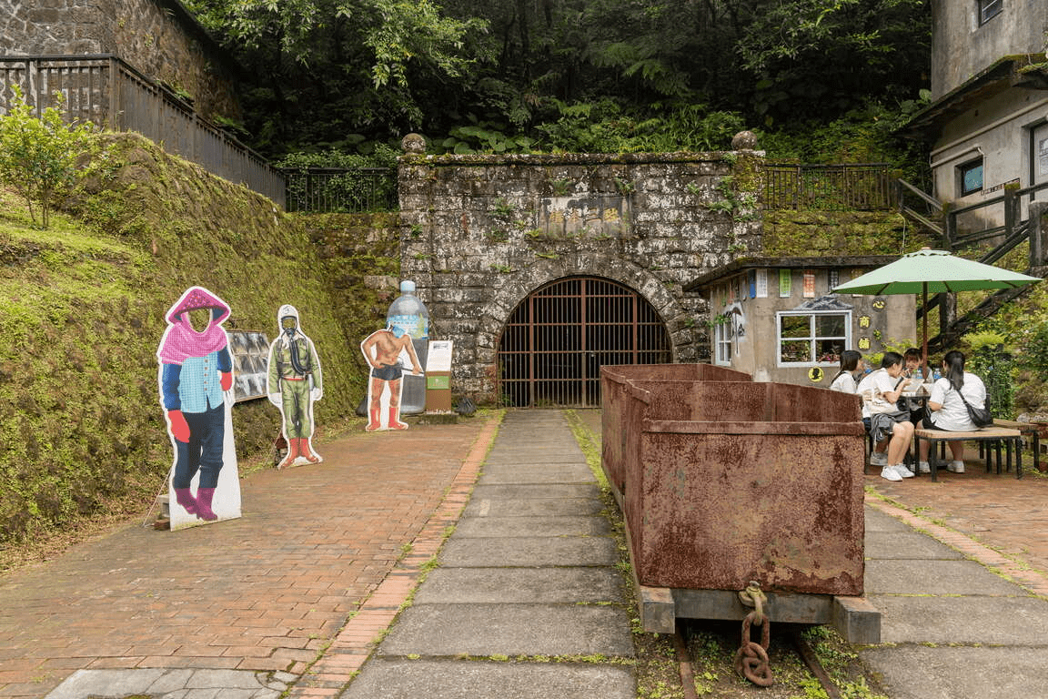 猴硐貓村之外的歷史秘境，走進礦工文史館重新認識台灣煤礦產業的年代
