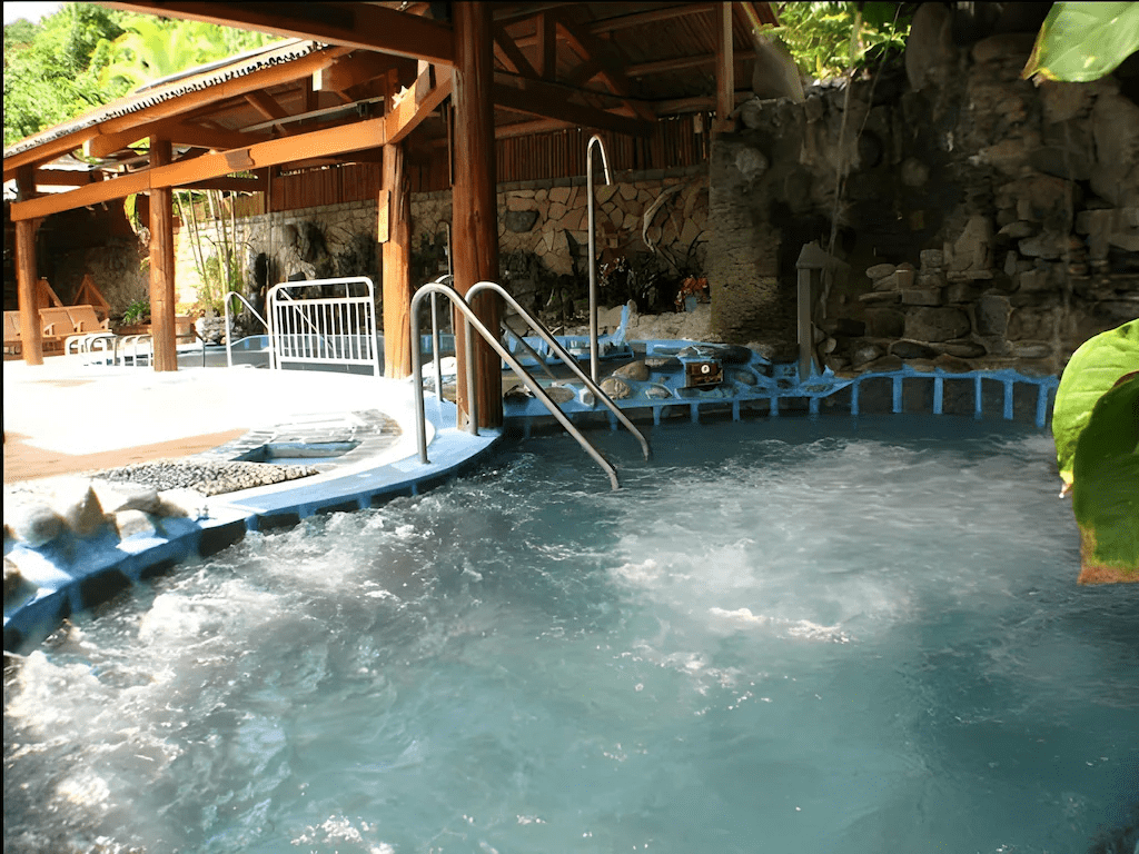 走進六龜山林泡一場不老溫泉,美崙山溫泉渡假山莊用森林陪你度過旅行