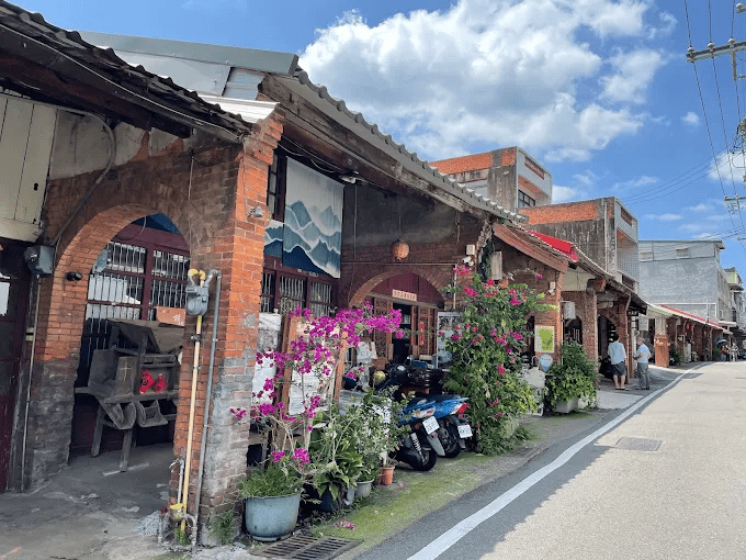 新竹關西一日遊不急著走完，午後停在東安古橋看水流再往森林裡慢慢走進去