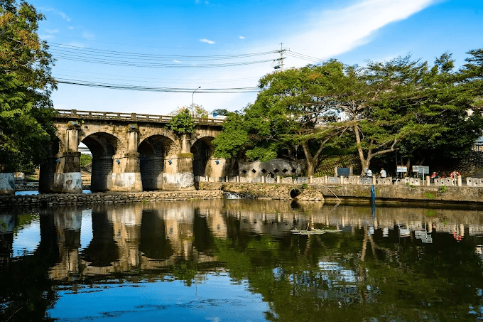 新竹關西一日遊不急著走完，午後停在東安古橋看水流再往森林裡慢慢走進去