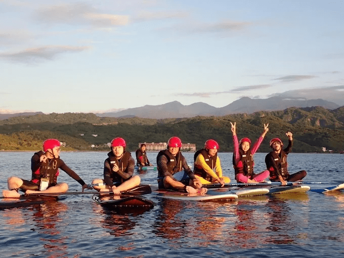 在台東池上大坡池沿著湖繞一圈，把稻田與水色收進一段剛好的節奏裡