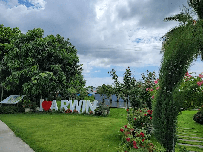 雅聞峇里海岸觀光工廠的人造白沙灘與休閒氛圍