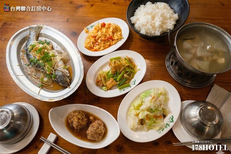 溪頭新明山木屋渡假村｜雙人一泊三食＄2380元起 升等4人房 含早餐下午茶晚餐 森林木屋度假