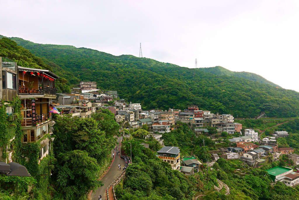 2026台灣旅遊新亮點！東北角「黃金旅遊廊道」揭秘：神祕黃金洞與九份山城深度全攻略