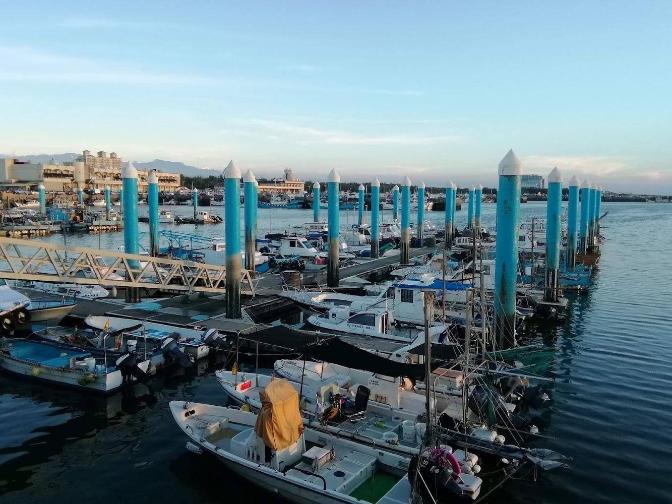 2026新竹南寮漁港一日遊：魚鱗天梯看夕陽、17公里單車漫遊，必吃最鮮海產全攻略