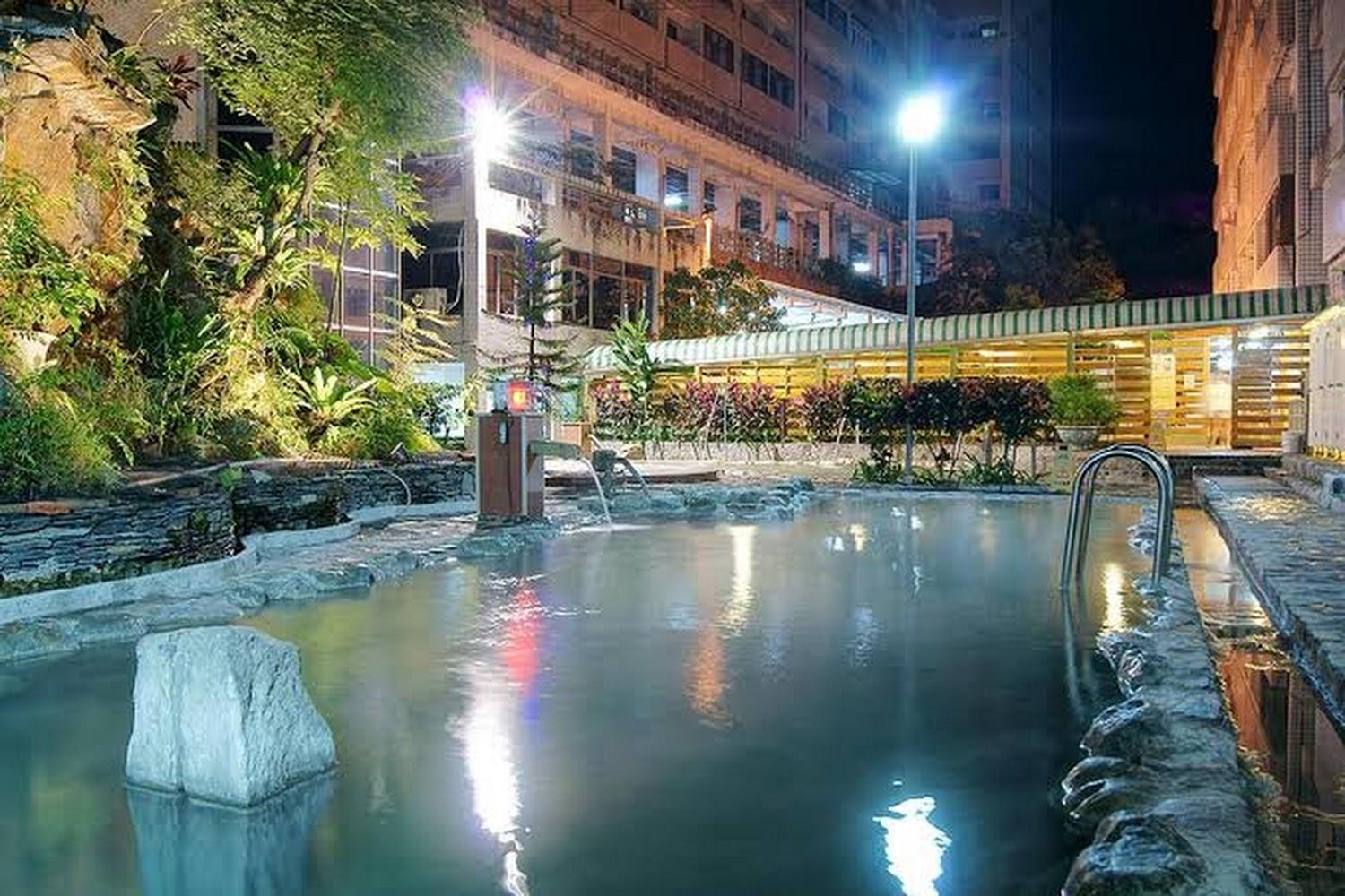 2026台東旅遊必訪！知本溫泉深度全攻略：美人湯、森林浴與在地美食的極致療癒之旅